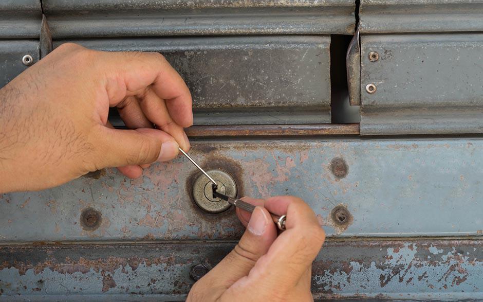 artisan serrurier metallier Paris 9